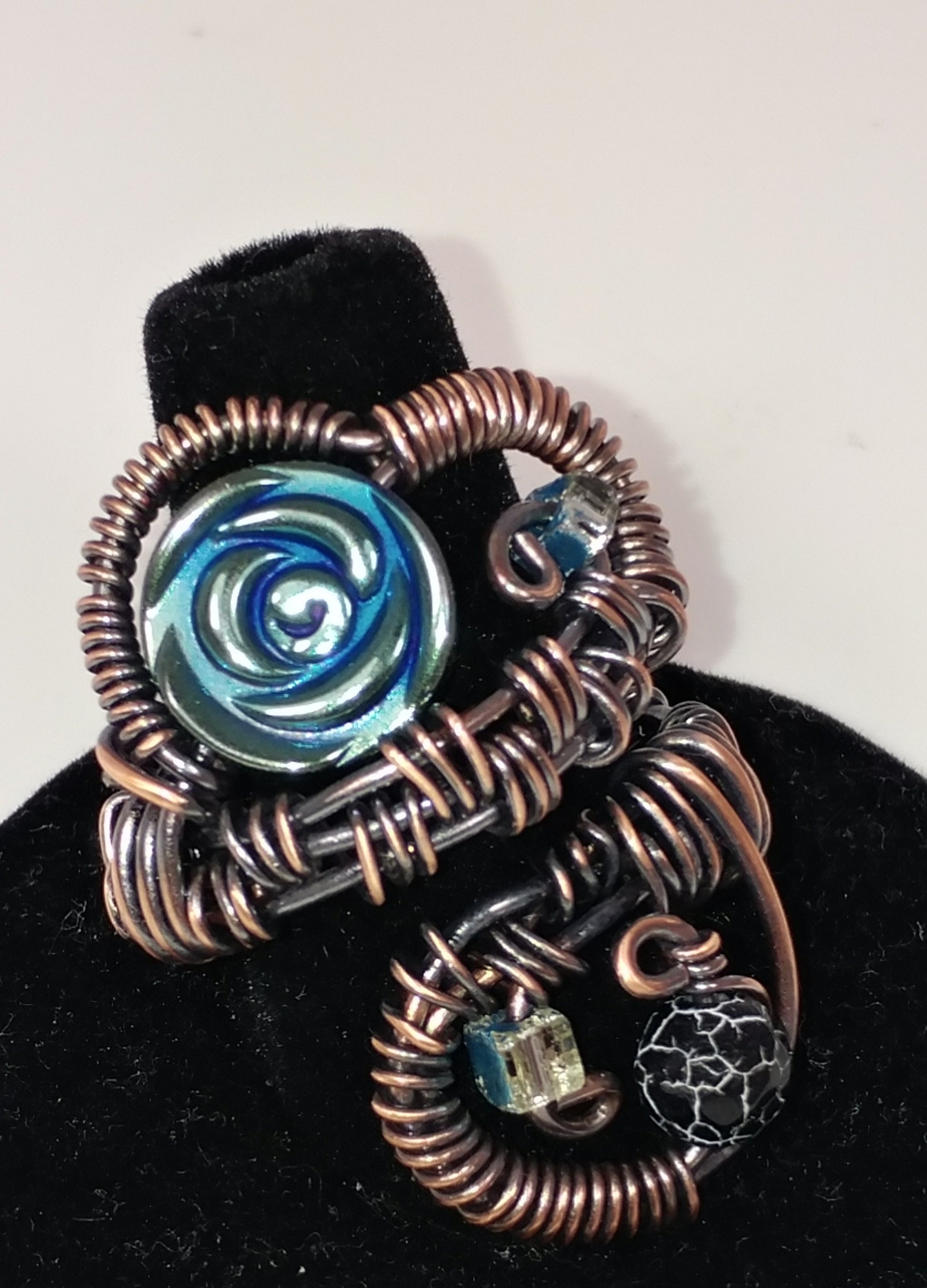 z- Healing Copper Wire Woven Adjustable Ring, Fire Crackle agate and Art Glass