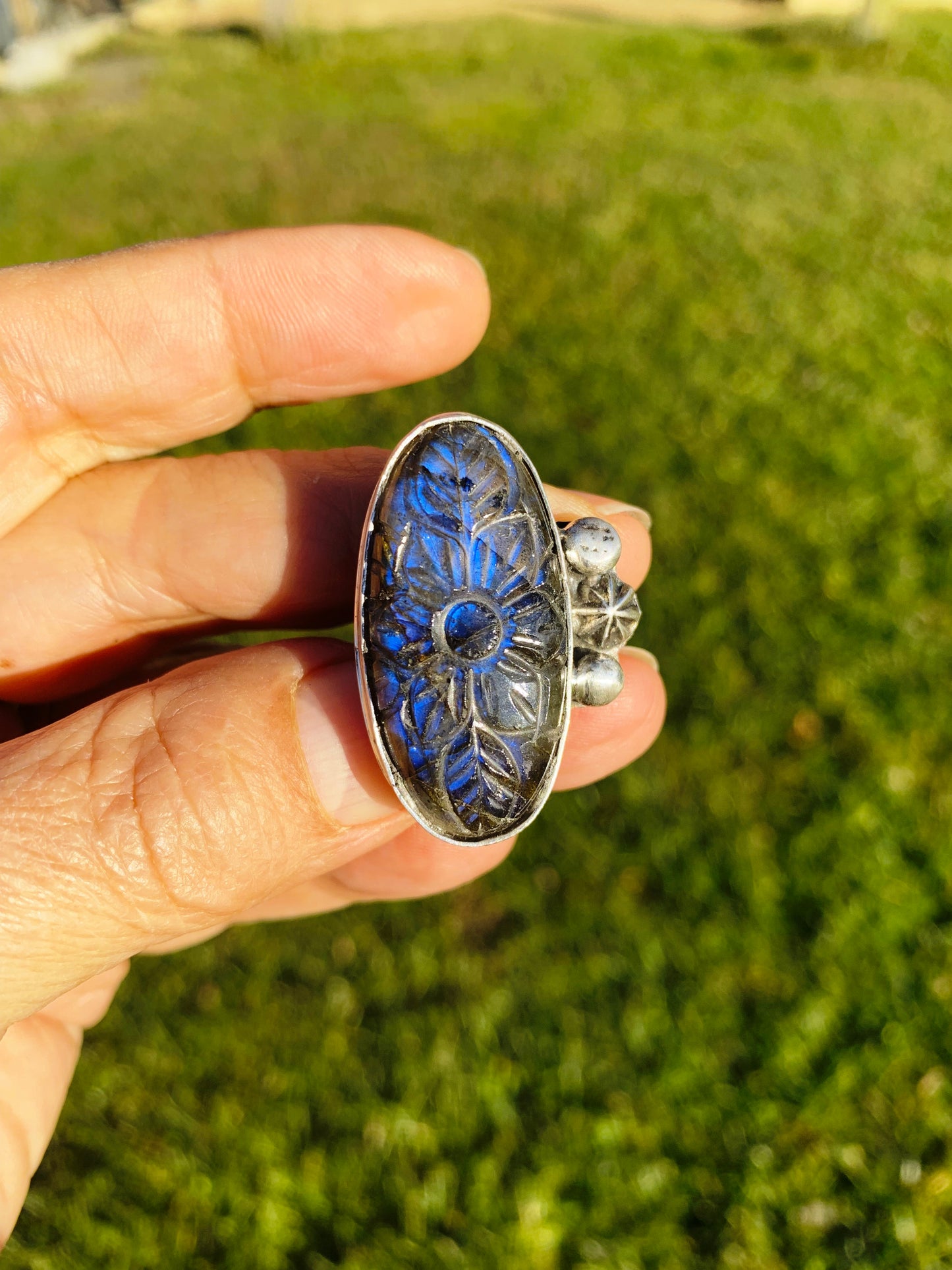 Flashy Carved Labradorite Ring size 8"