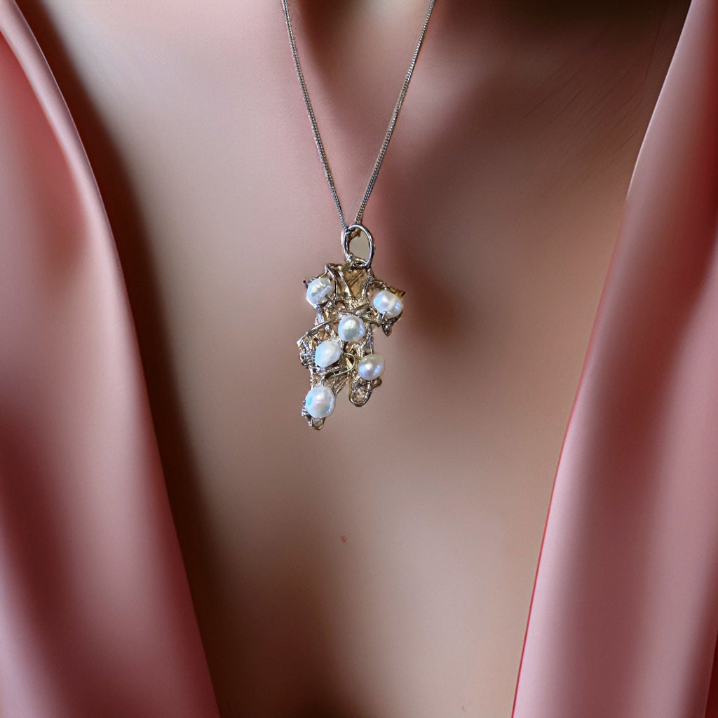 Cascade Pearls necklace