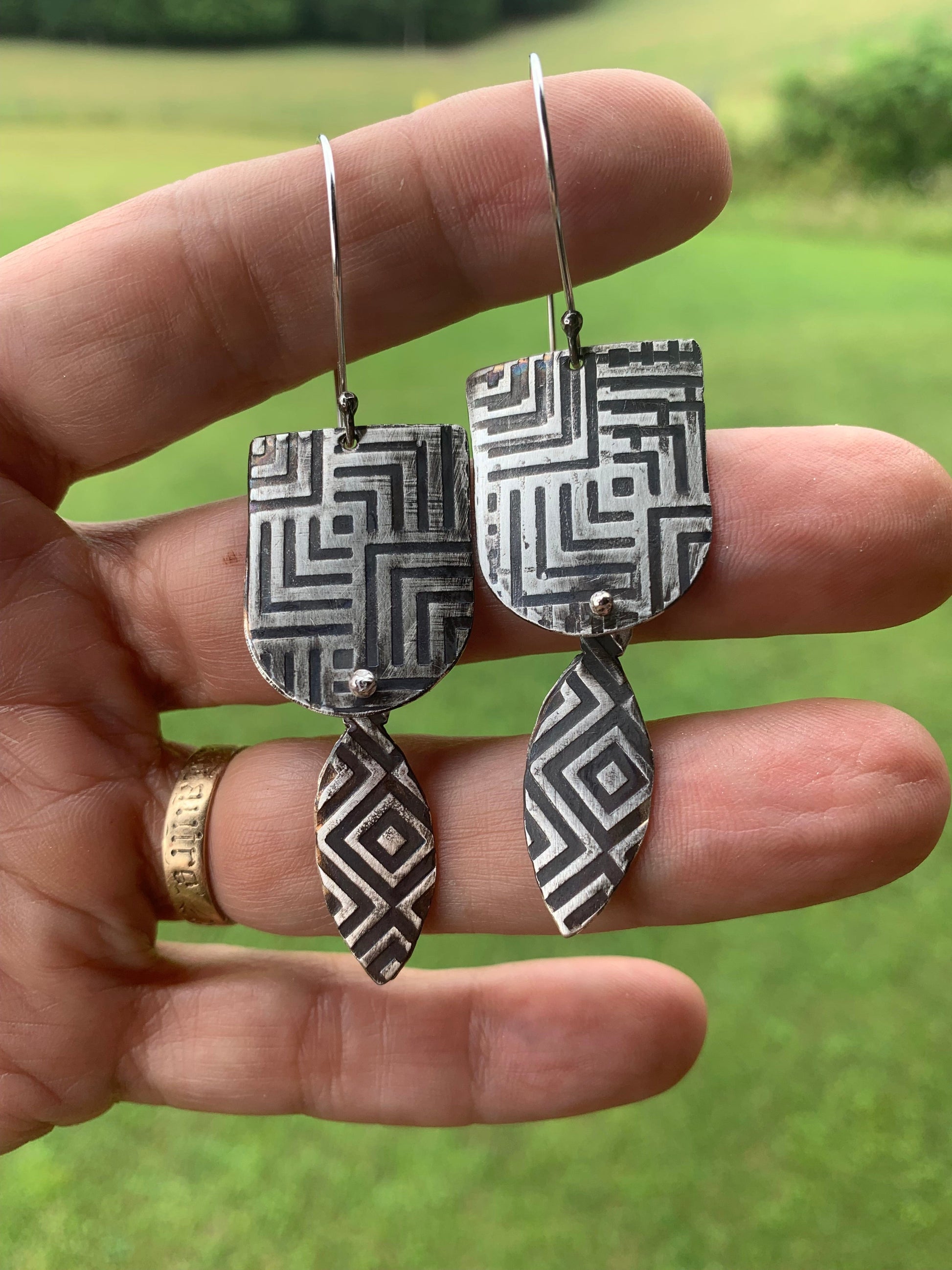 Geometric square patterned silver earrings