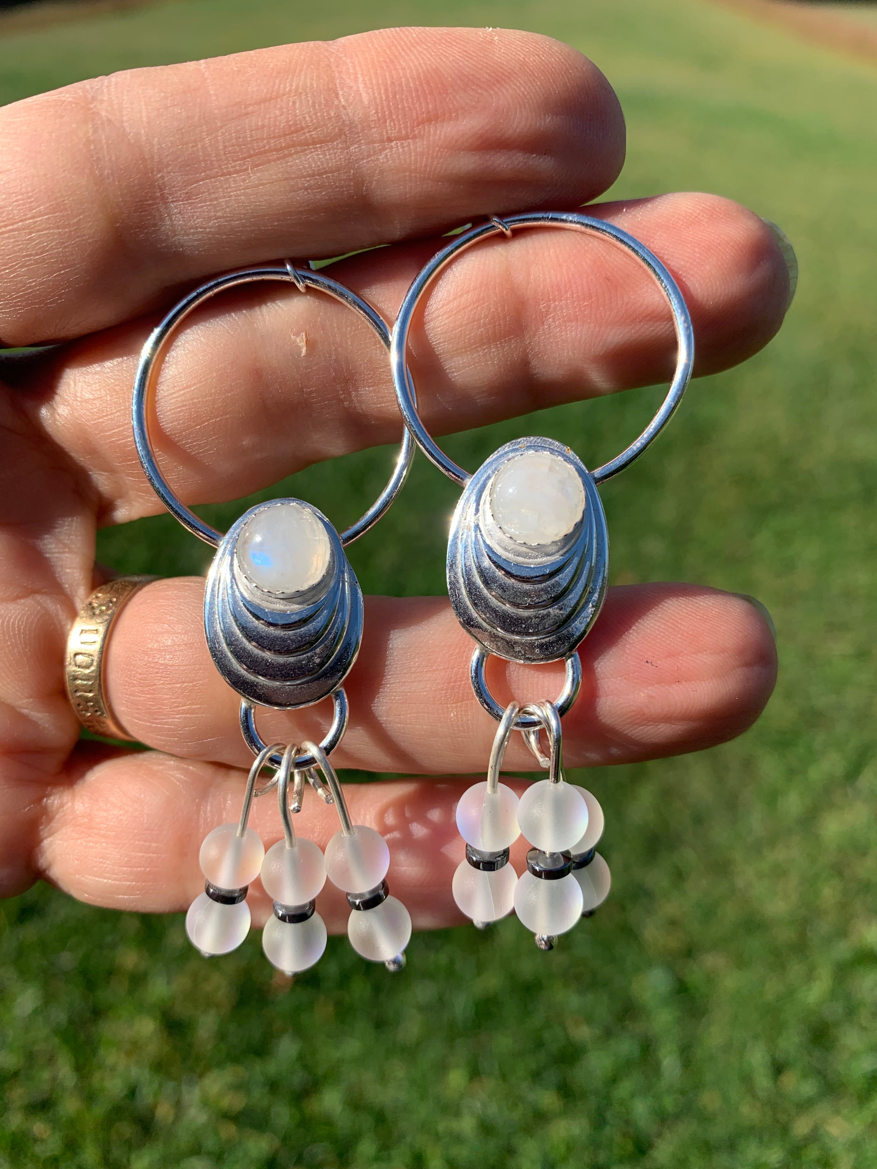 Moonstone in silver with aurora drops Earrings