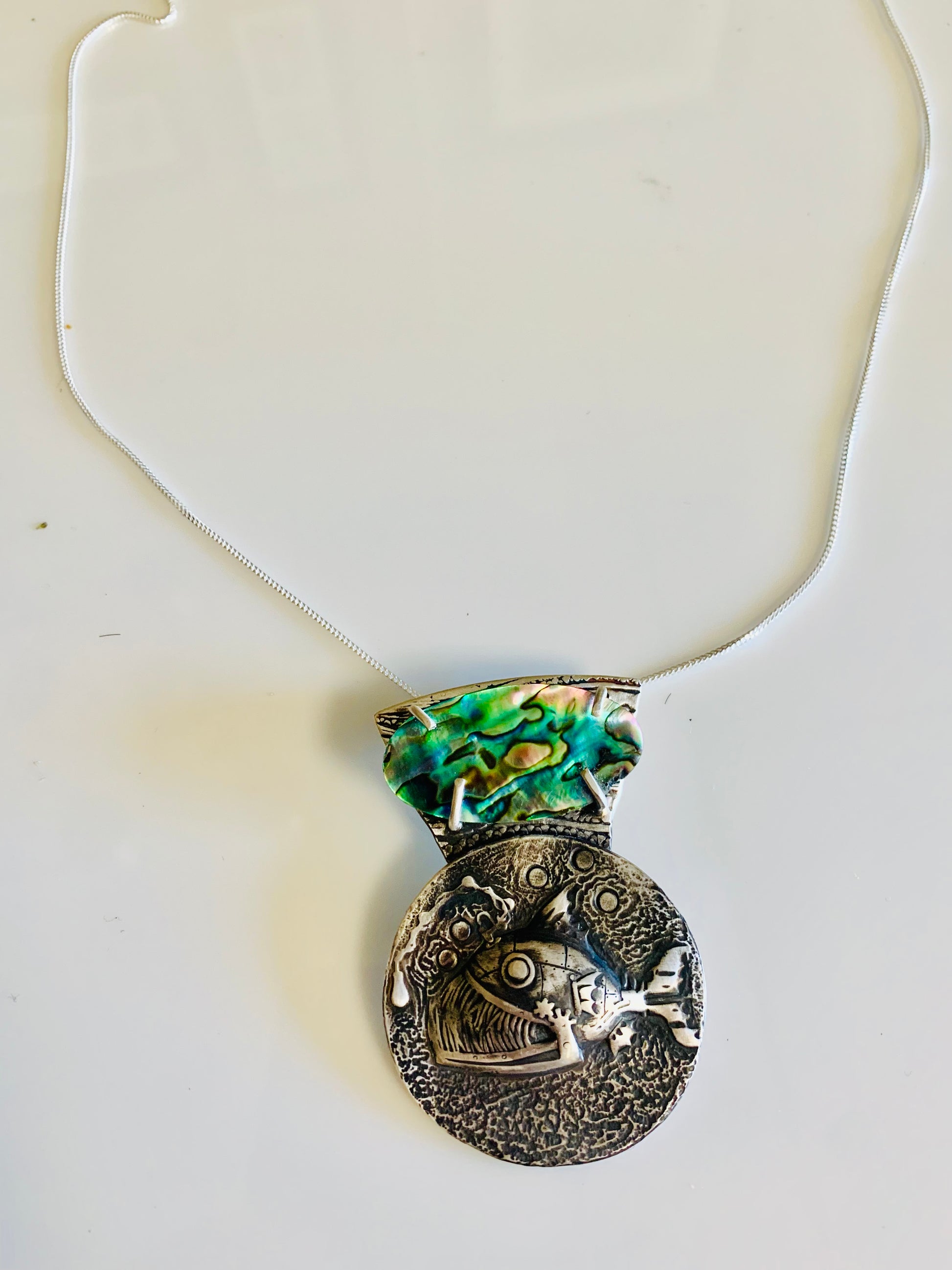 Twinkle Silver Fish Pendant Necklace