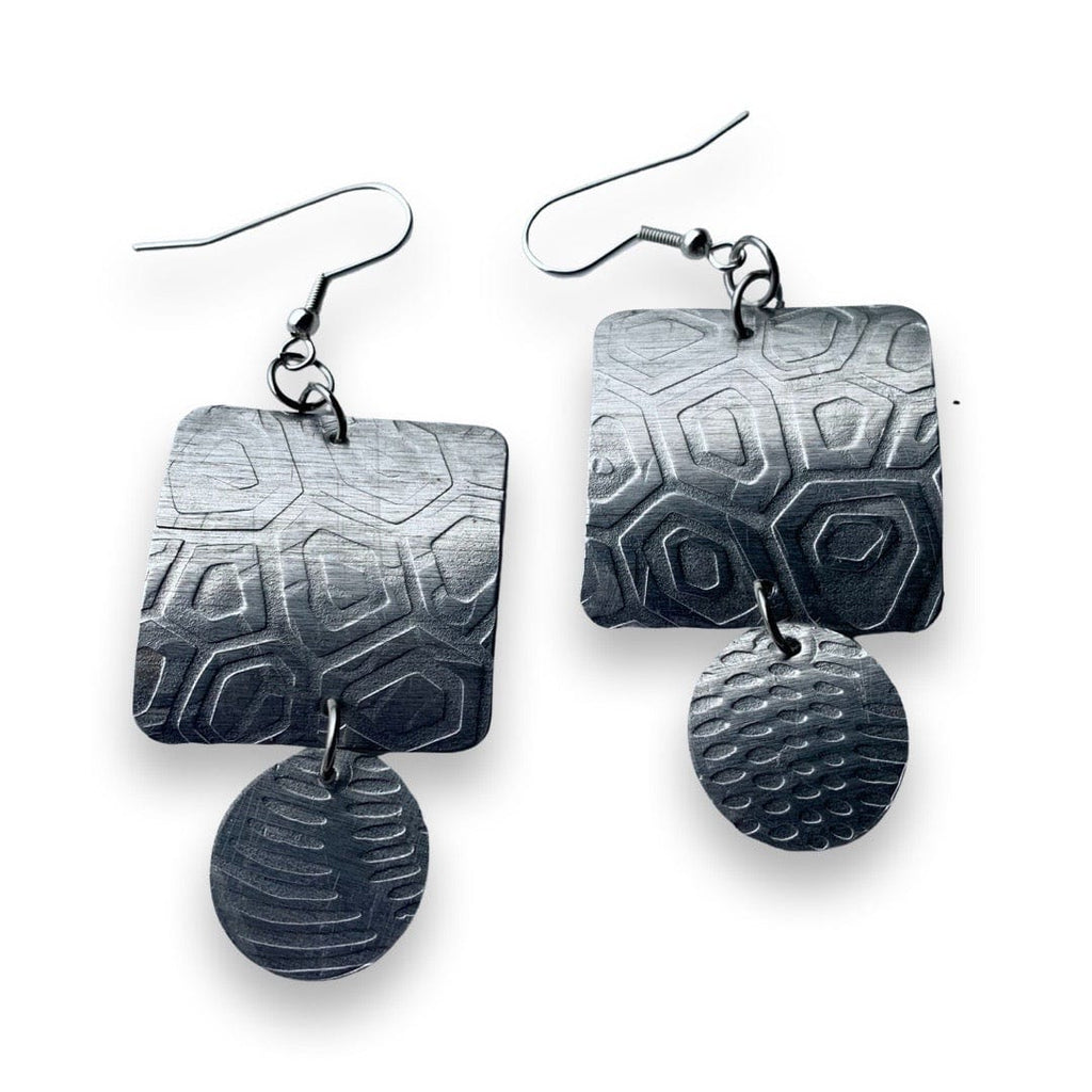 Large textured silver earrings (6.301)