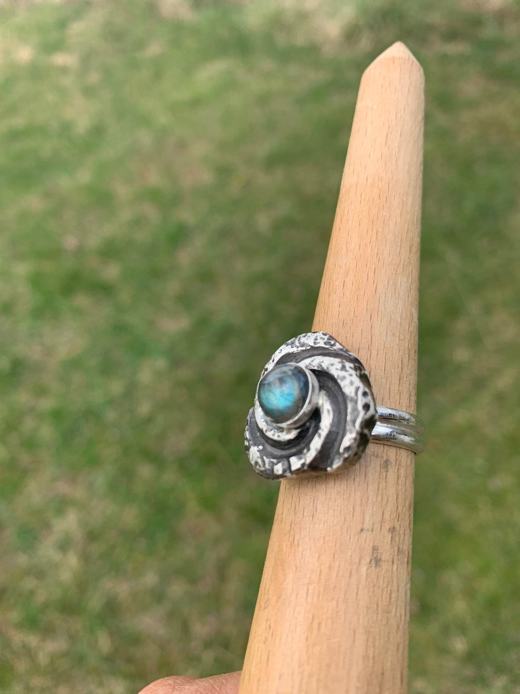 Spiral labradorite ring